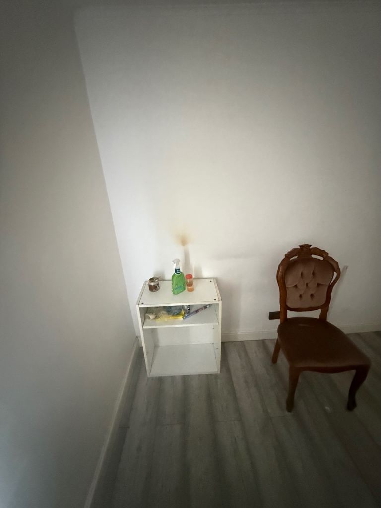 Kingsize room to rent (TW3 4LU)