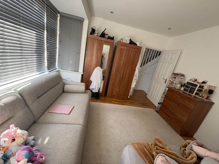 Kingsbury | Spacious Room | Women Only | Bills Included (HA3 9QR)