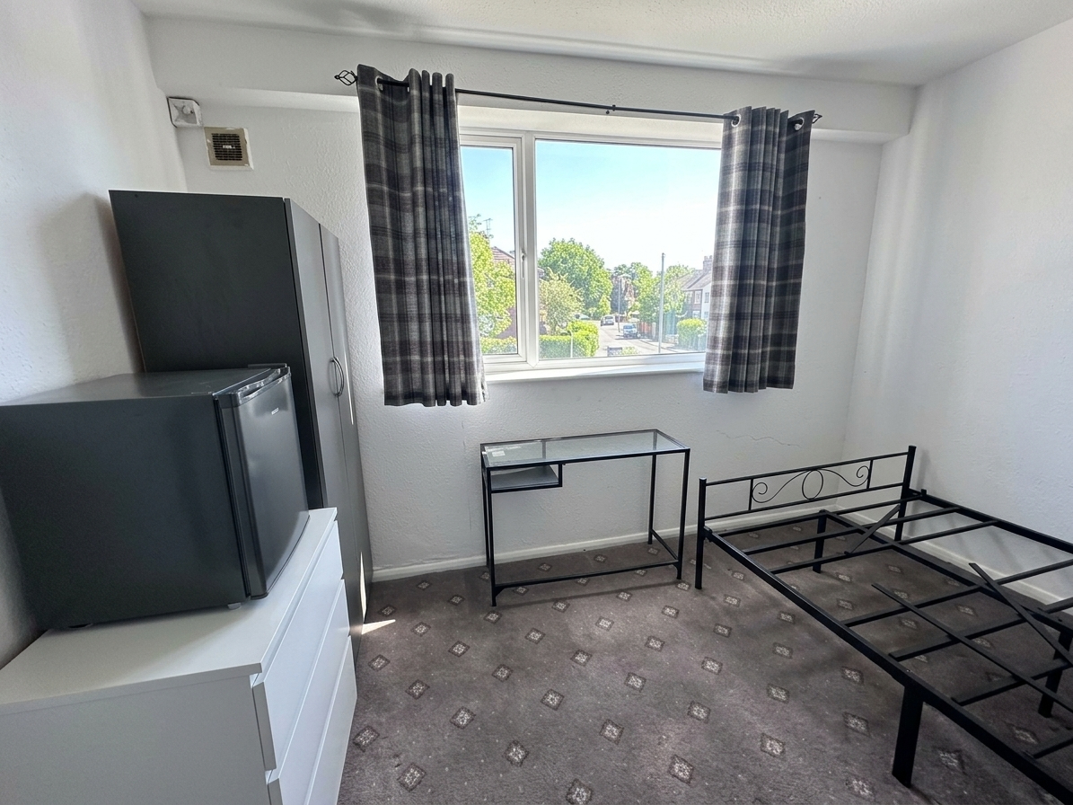 🏡 2 Studio style En-suite ROOMS – EASTERN AVENUE, NEWBURY PARK, ILFORD IG2 7HU