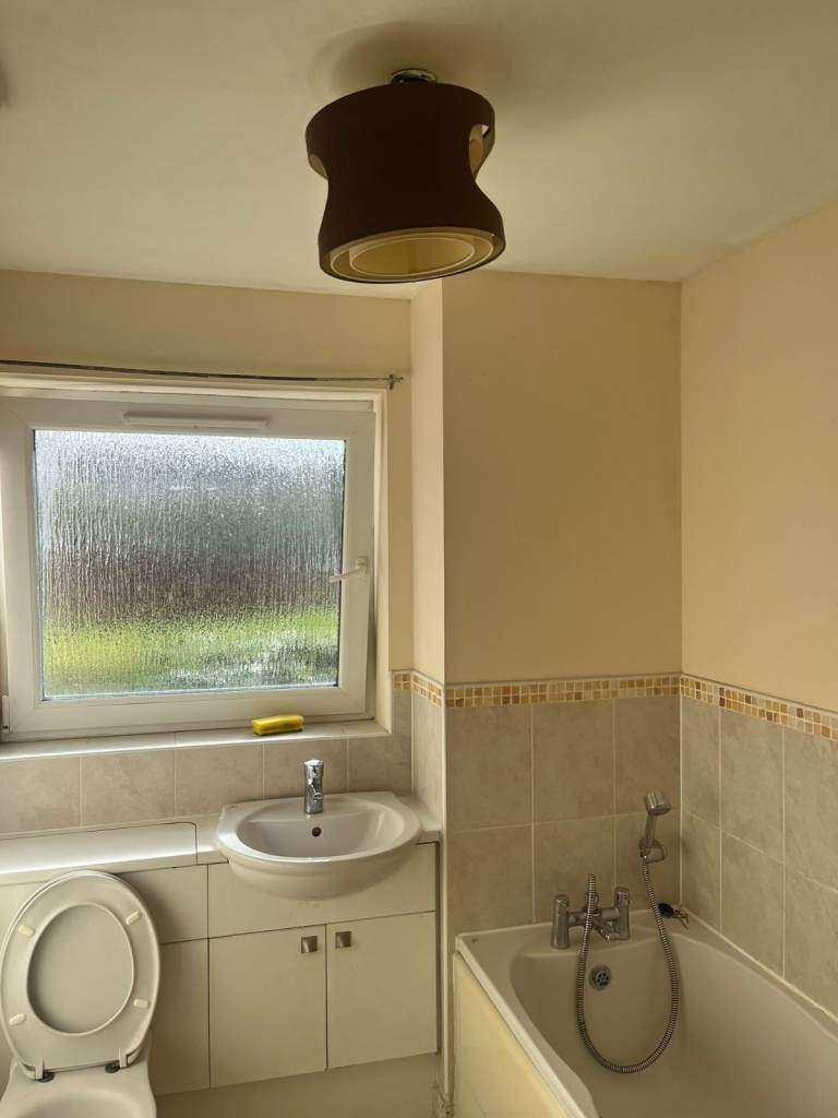 2 Bedroom Flat For Rent at Craigs court, Anniesland (G13 2US)