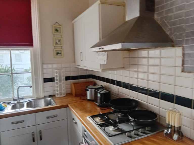 Newly Refurbished Double Room in Sydenham – £999pcm | Great Transport Links! 🏡(SE26 4EQ)