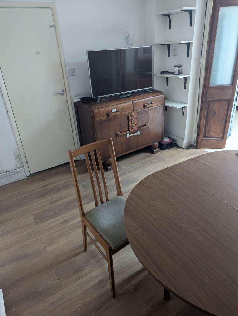 2 BED WITH 2 TOILETS , PARKING AND GARDEN NEAR ROMFORD STATION INCLUDING BILLS (RM1 2TB)
