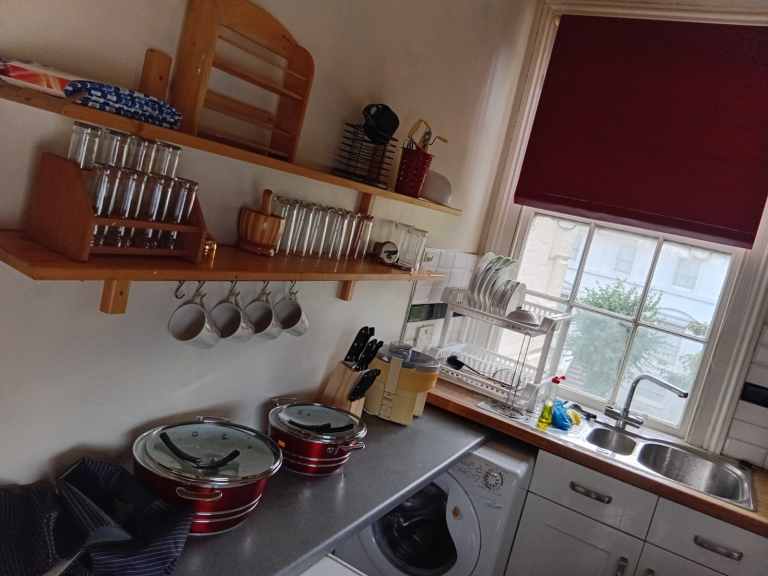 Newly Refurbished Double Room in Sydenham – £999pcm | Great Transport Links! 🏡(SE26 4EQ)