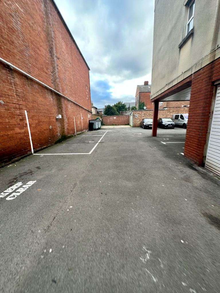 2-BEDROOM FLAT TO RENT – SOUTHSEA, PORTSMOUTH PO5 3DG 🌊
