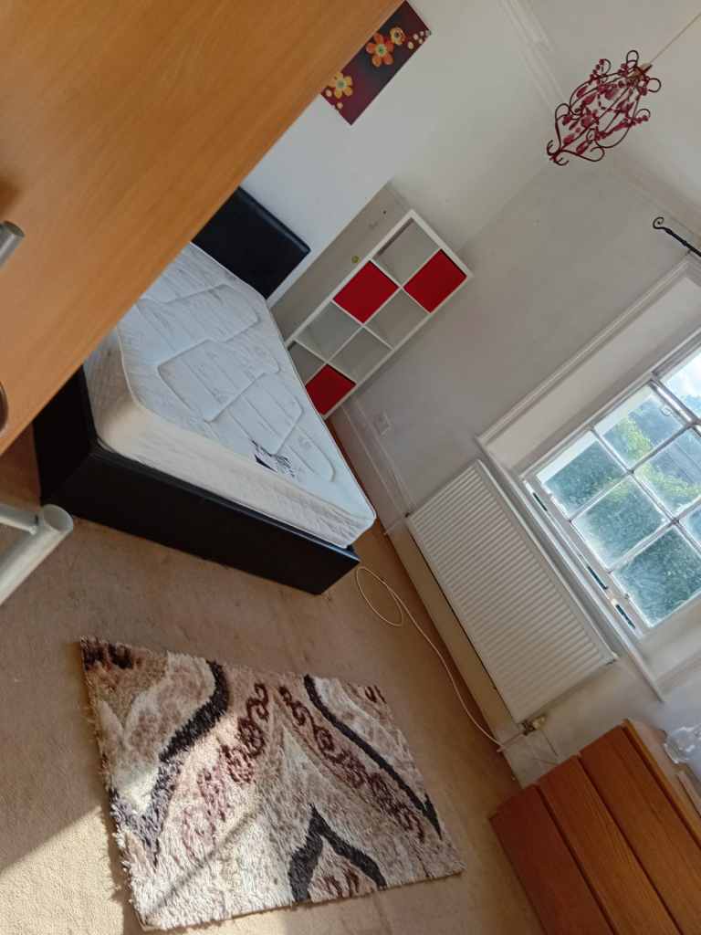 Newly Refurbished Double Room in Sydenham – £999pcm | Great Transport Links! 🏡(SE26 4EQ)