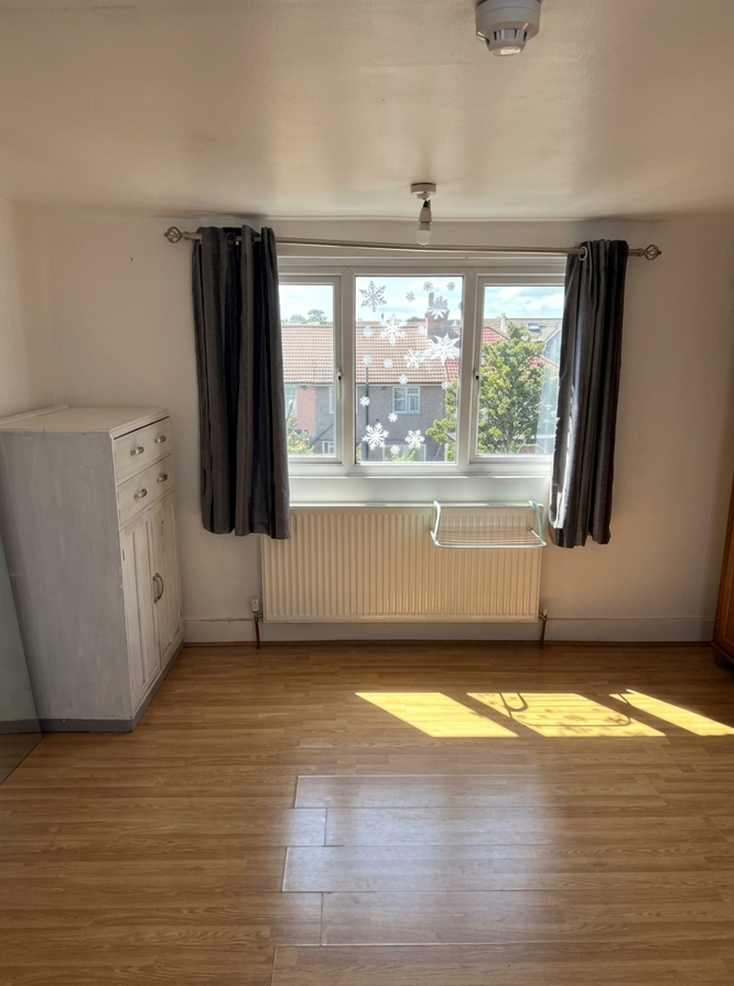 🏡 LUXURIOUS LARGE EN-SUITE ROOM Female accommodation | E17 8JE