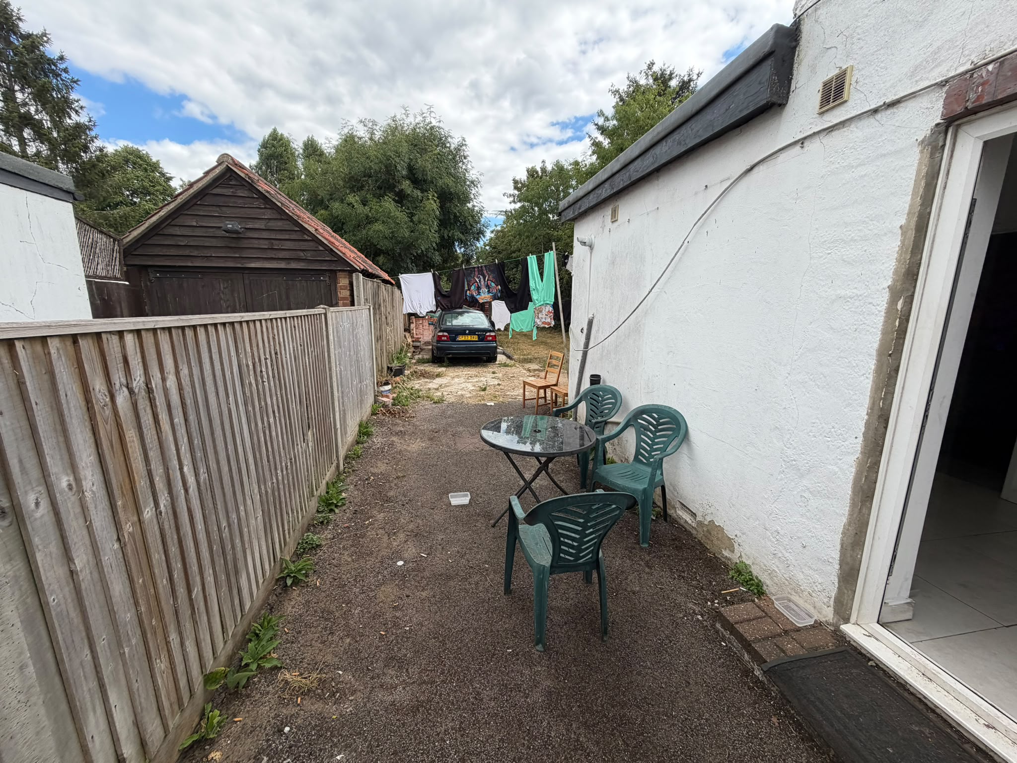 Double Room in a Shared House RG2