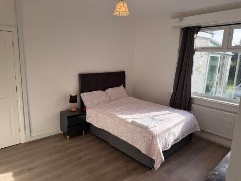 🏡 Spacious Furnished Double Rooms to Rent – Kirkland Avenue, Mansfield NG18 5QP