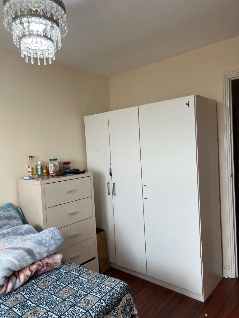Double En-suite Room Gants hill, Redbridge, IG2 6LQ