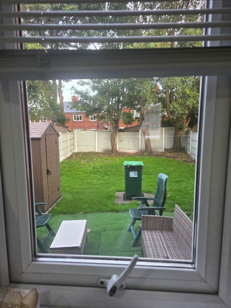Spacious double room available for rent Sandwell, West Midlands £700pm@B65 9QN
