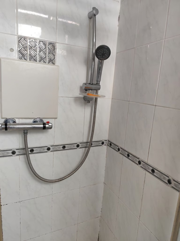 Spacious room to let