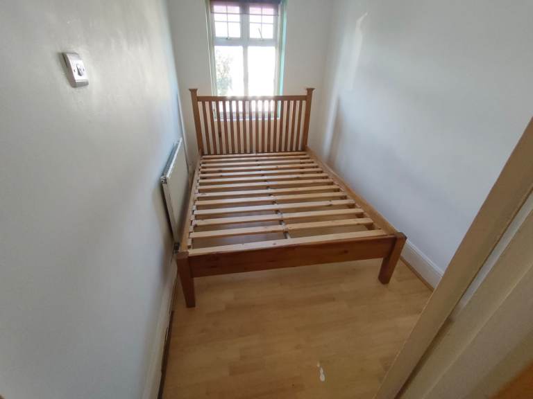 Single Rooms available in Mitcham (CR4 2EH)
