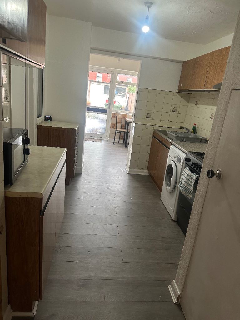 Furnished Cosy Double Room Off Long Riding SS14
