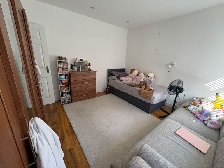Kingsbury | Spacious Room | Women Only | Bills Included (HA3 9QR)