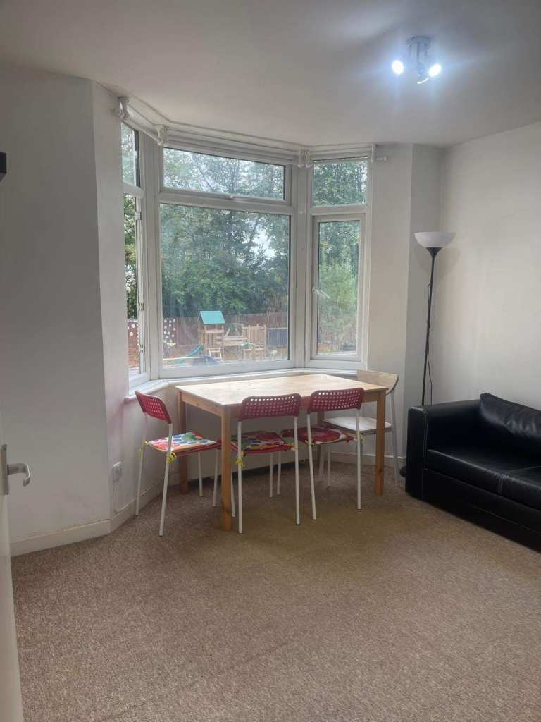 Beautiful spacious 1 bed flat in a prime location Nottingham, Nottinghamshire £940pm@NG7 2EB
