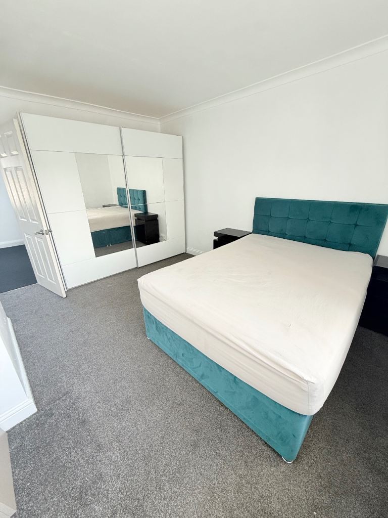 ✨ Spacios double room all bills included CV12 9AP