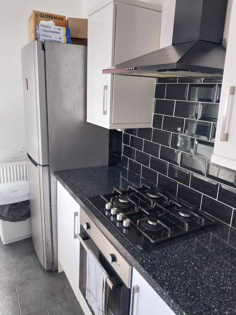 2 Double rooms are available in a 3-bed house at Keswick Rd, Blackpool FY1 5PA