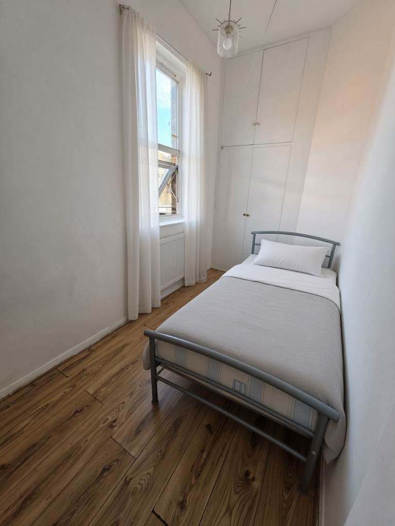 Single Room Queen’s Park – £900 PCM – ALL BILLS INCLUDED (NW6 6NN)