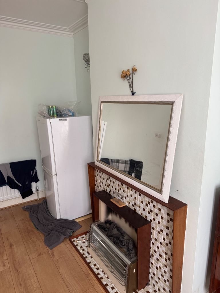 Big double room for rent (ME7 2EH)