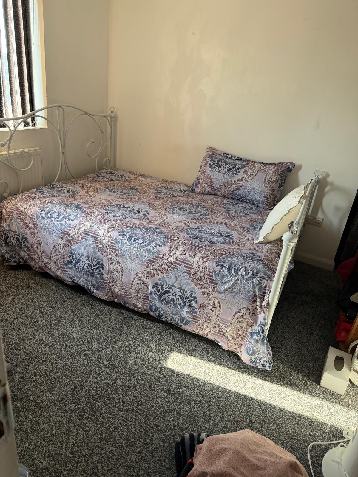 Newly Refurbished Double Rooms to Let – UB4 8DS | Couples Welcome