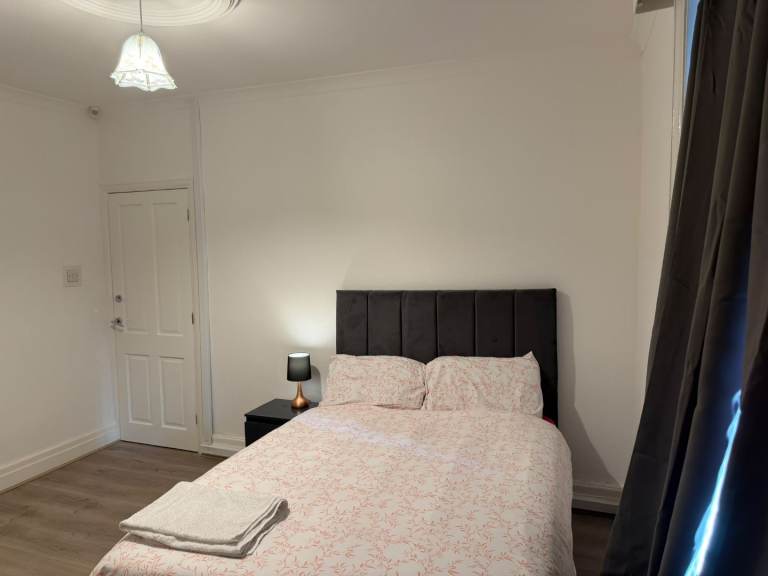 🏡 Spacious Furnished Double Rooms to Rent – Kirkland Avenue, Mansfield NG18 5QP