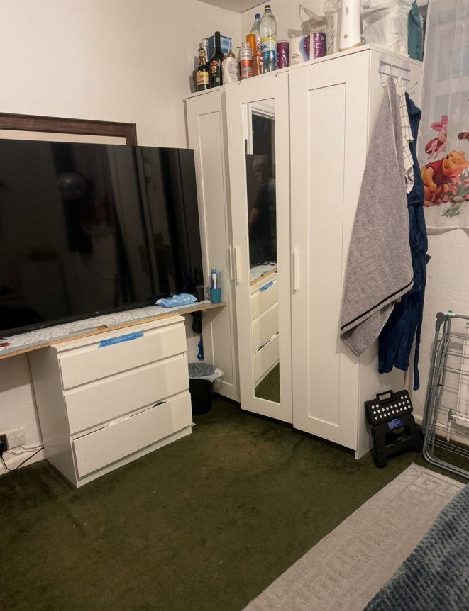SPACIOUS MASTER ROOM TO RENT – STRATFORD, London E15 3NS ✨