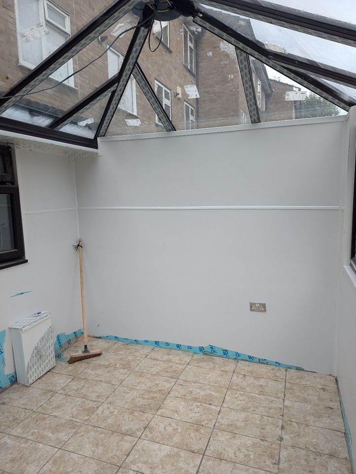 2 BED WITH 2 TOILETS , PARKING AND GARDEN NEAR ROMFORD STATION INCLUDING BILLS (RM1 2TB)