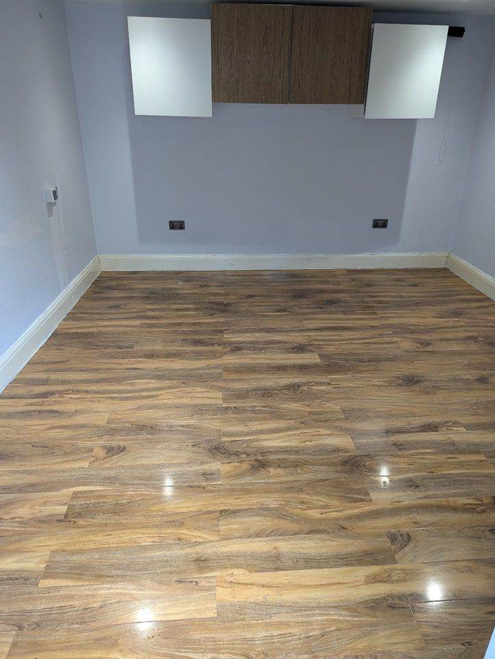 2 BED WITH 2 TOILETS , PARKING AND GARDEN NEAR ROMFORD STATION INCLUDING BILLS (RM1 2TB)
