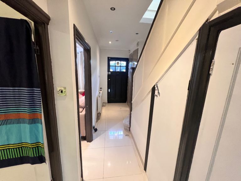 4 bedroom house Wembley Stonebridge (HA9 6QQ)