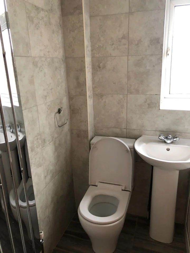 3 Bed Semi-Detached House, Robinson Road, Dagenham (RM10 7SS)
