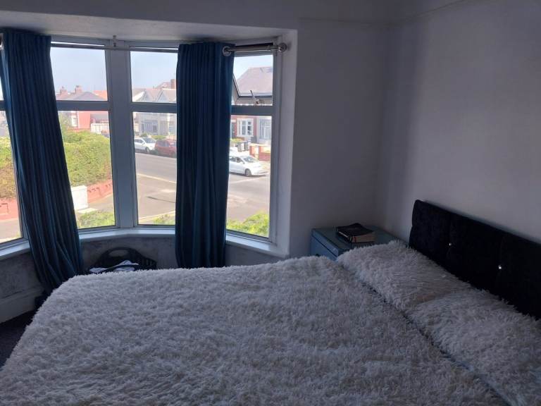 2 Double rooms are available in a 3-bed house at Keswick Rd, Blackpool FY1 5PA