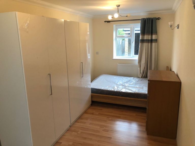 3 Bedroom House to Rent at Charles Church walk, Ilford (IG1 3RZ)
