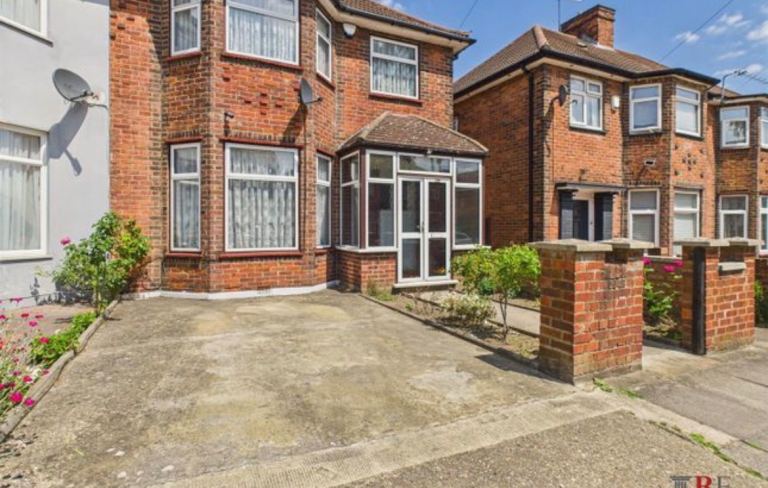Double room Wembley, London £900pm@HA96RS