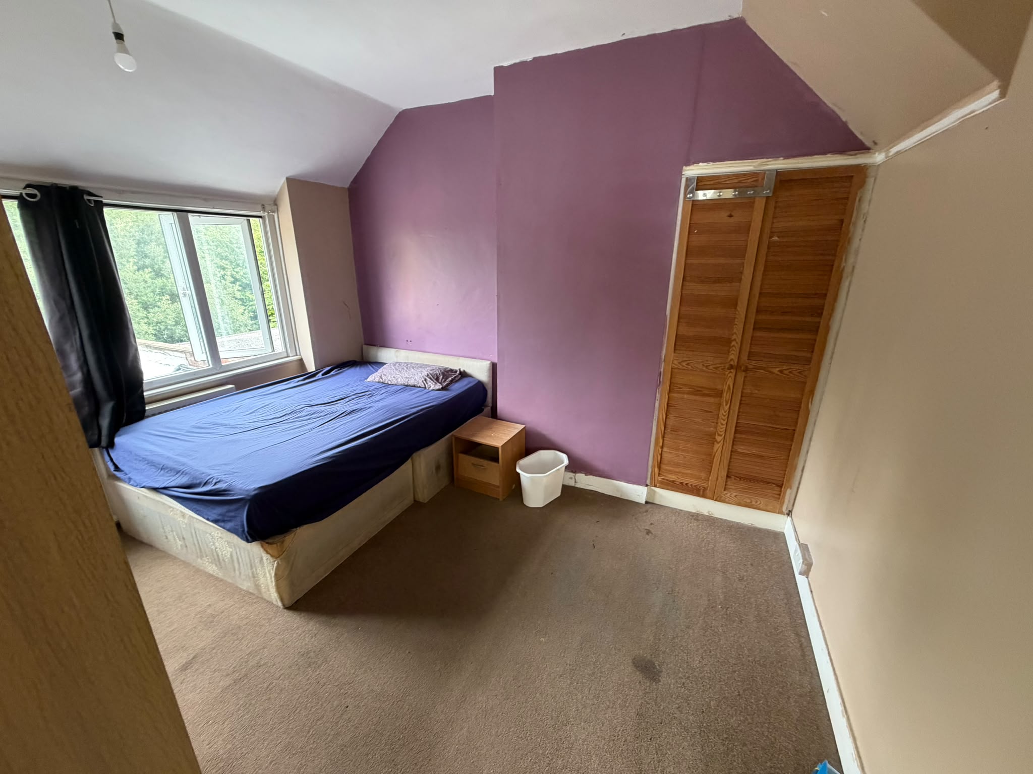 Double Room in a Shared House RG2