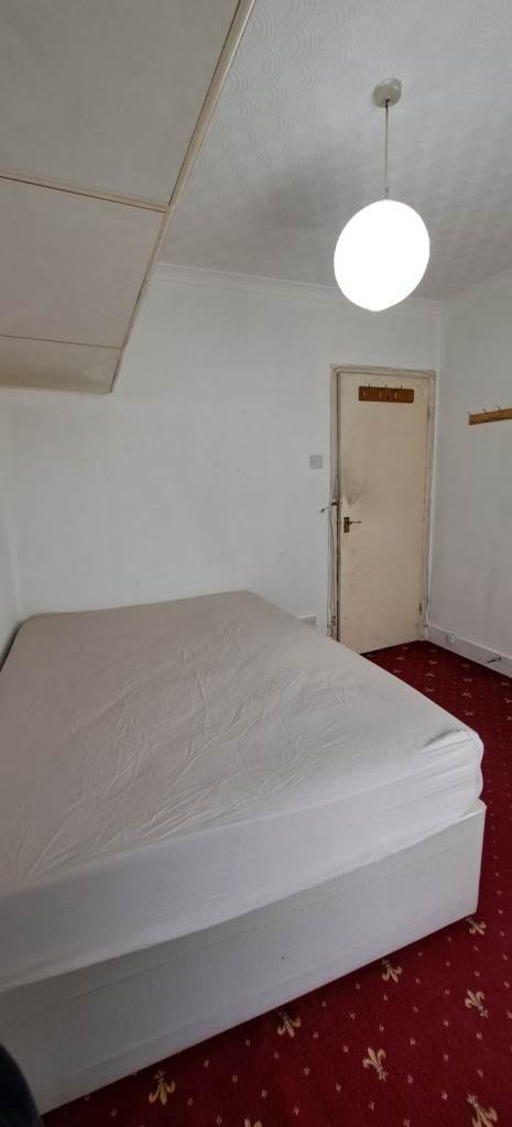 Double Room Available in Plumstead, Woolwich (SE18 7QF)