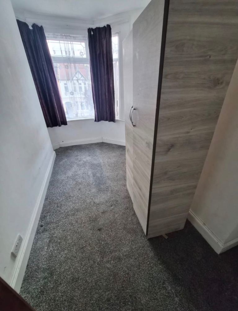 4 Bedroom house to rent directly off Ilford Lane Barking, London £2,150pm (IG1 2NG)