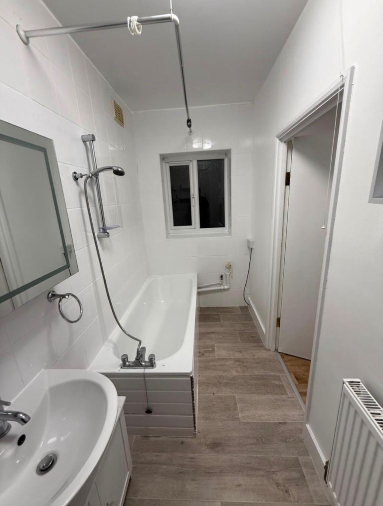 🏡✨ Fully Furnished Single Room in RM6 6SU – All Bills Included | Quiet Family Home!