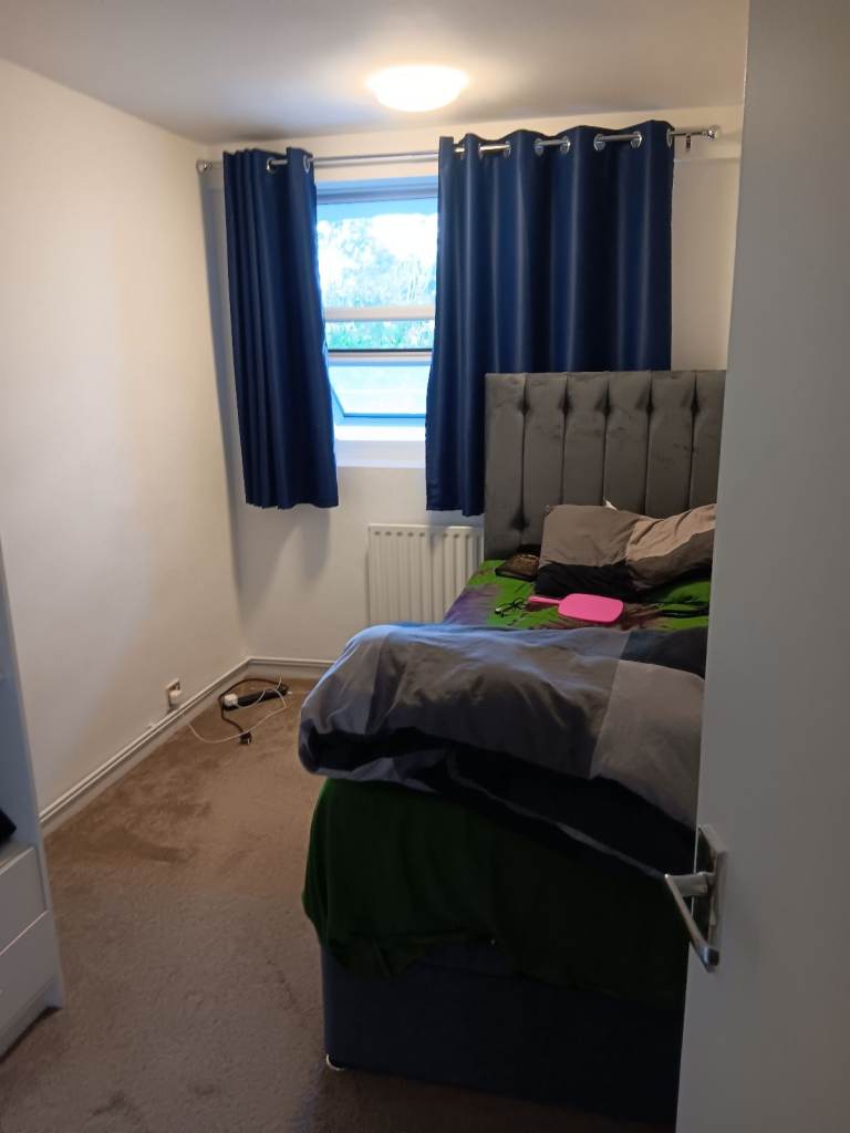 🏡 Beautiful 2-Bedroom Apartment in Hendon, NW4 1JS | £2,200 PCM | Balcony & Lift | Homeowner Guarantor Required
