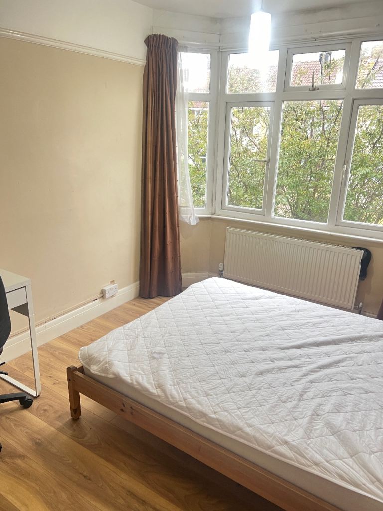 Double bedroom for rent (BS7 0QP)