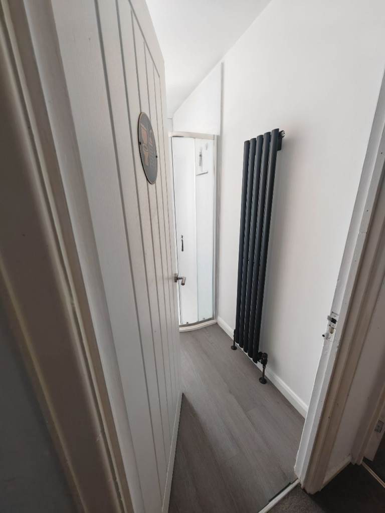 🏡 Furnished 2-Bedroom Flat  to Rent – Rushden, NN10 9QG