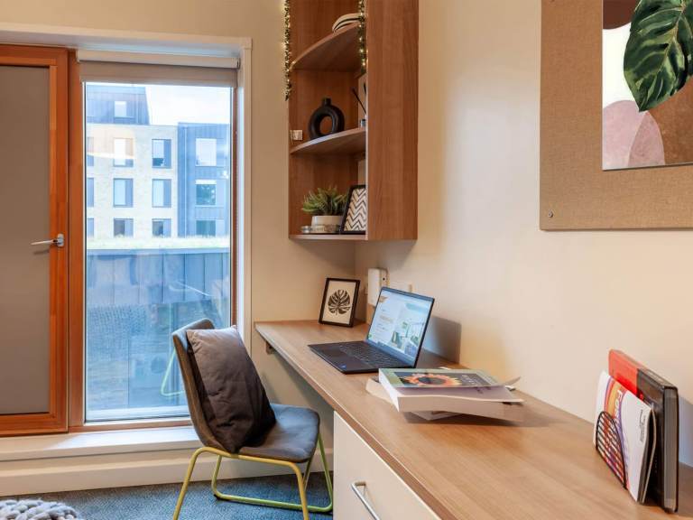 Modern ensuite room to rent in central Reading |RG1|