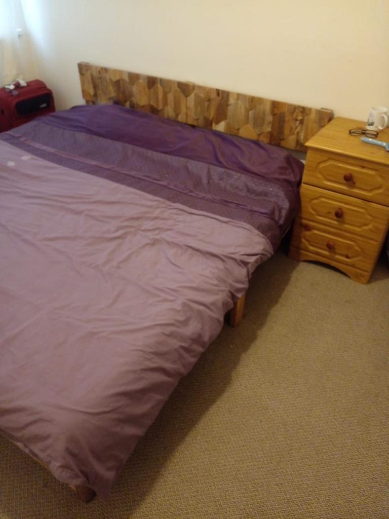 Double bedroom near Gallow corner, Romford RM3 8PH
