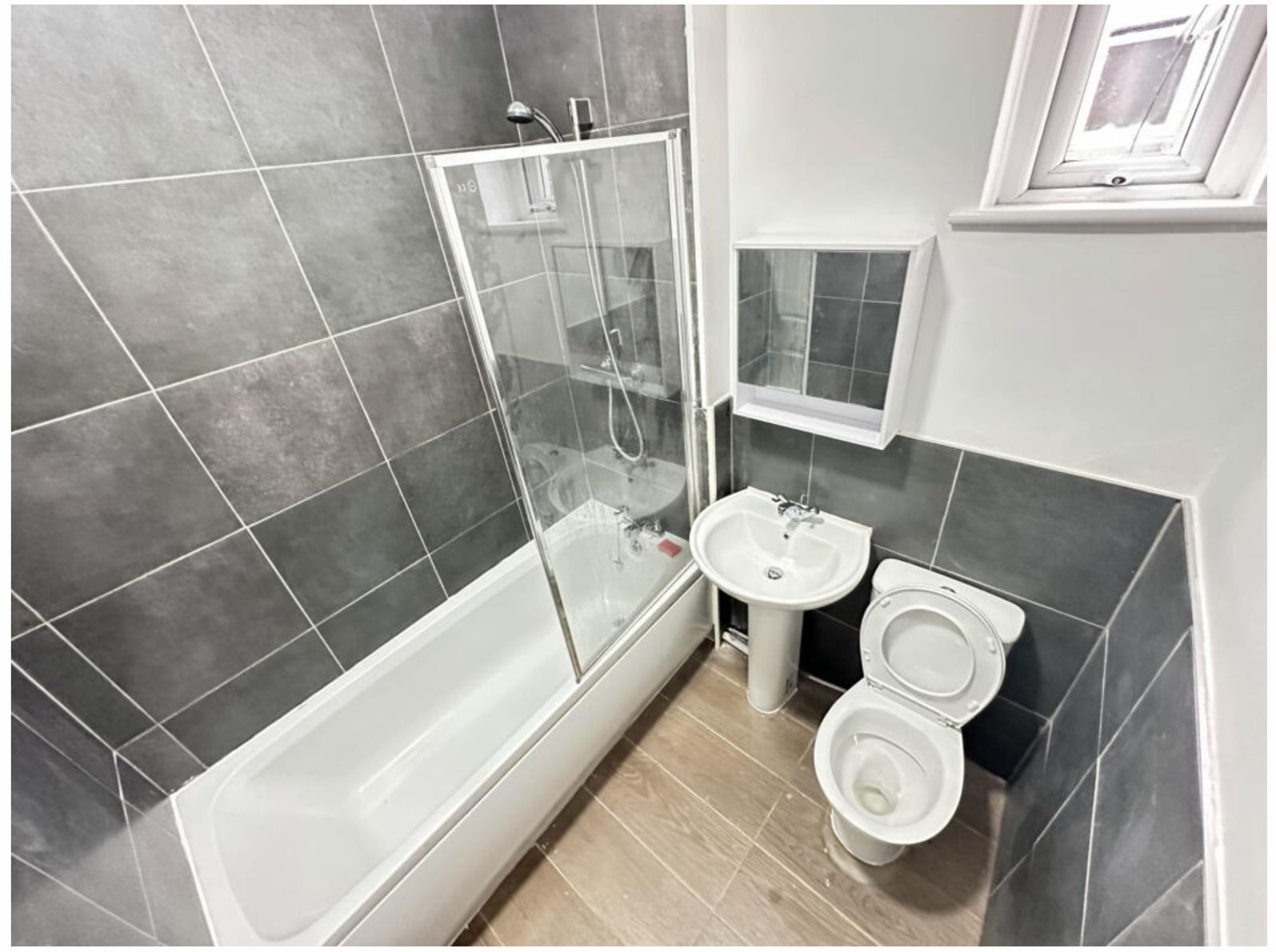 Single & Double rooms at Rosebery st, Rusholme M14 4US