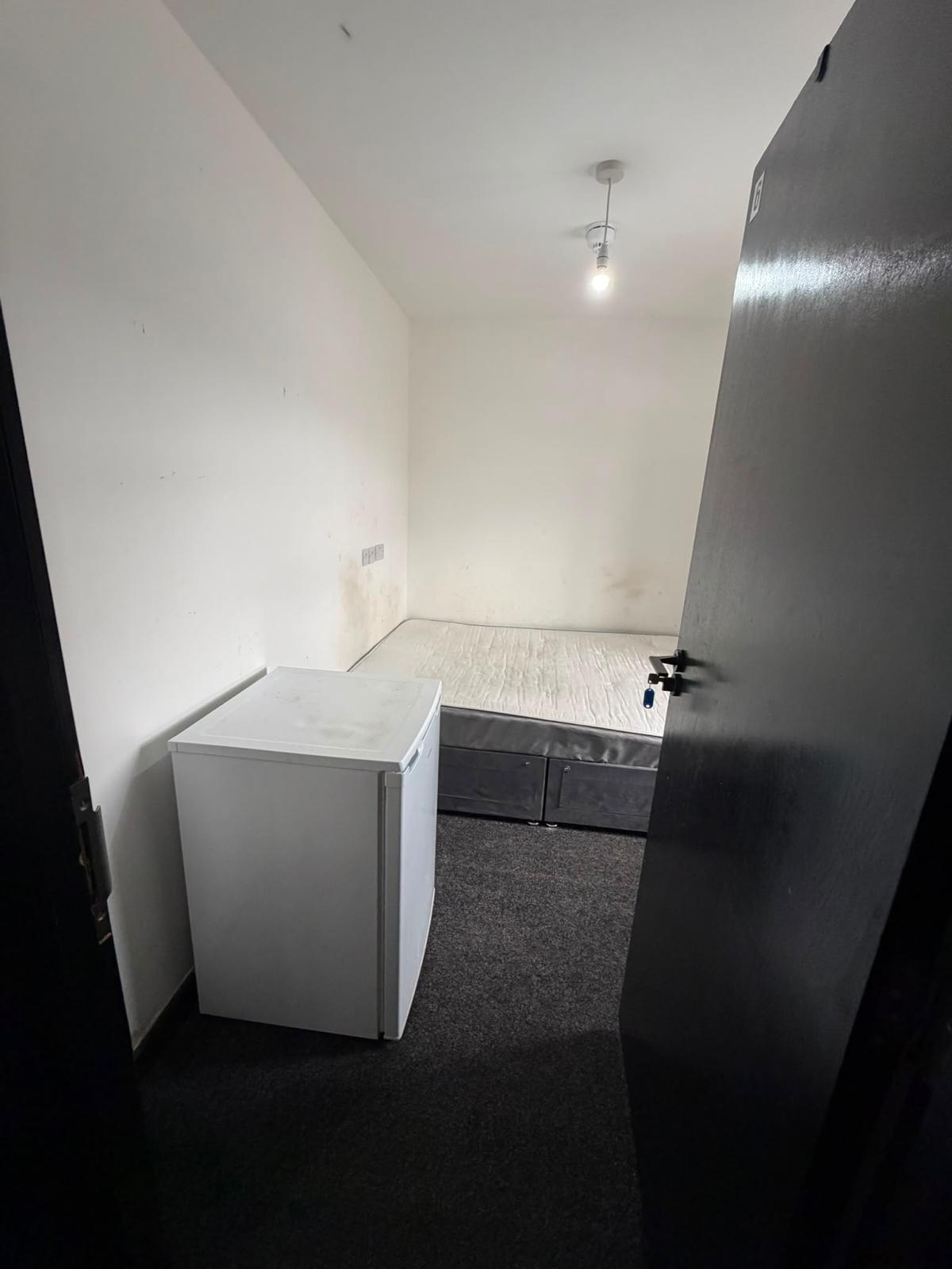 Studio is available to rent at Moston Ln M9 4HU (all bills incl)
