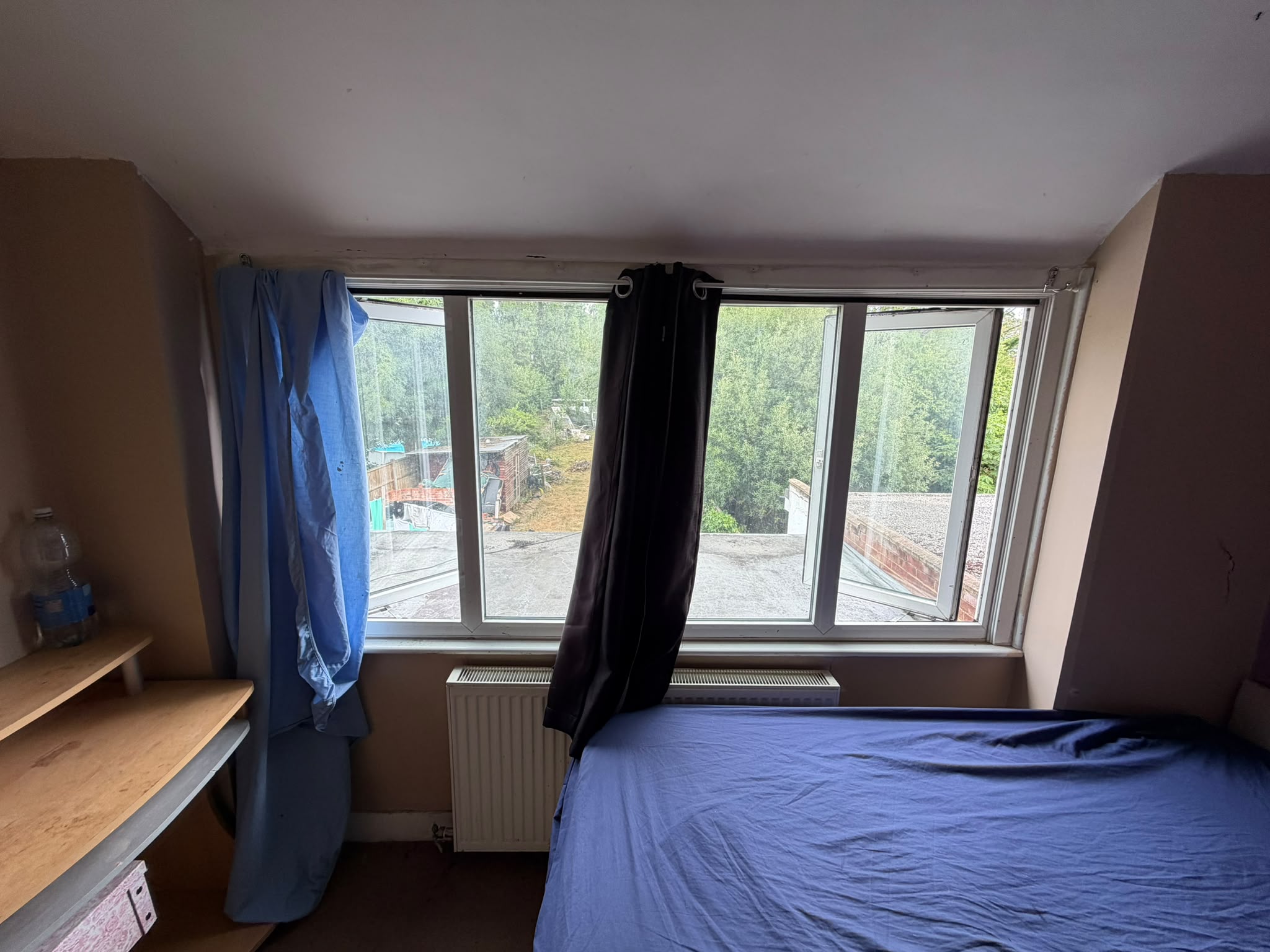 Double Room in a Shared House RG2
