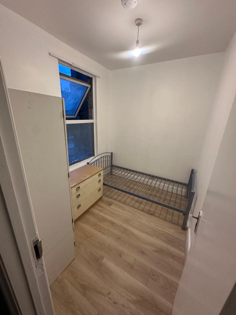 Single room- 5 mins from Seven Sisters underground (N15)