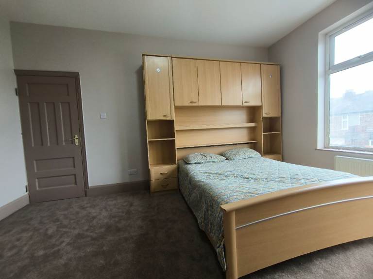 Double Room to Rent at Hornby rd, Old trafford (M32 0RQ)