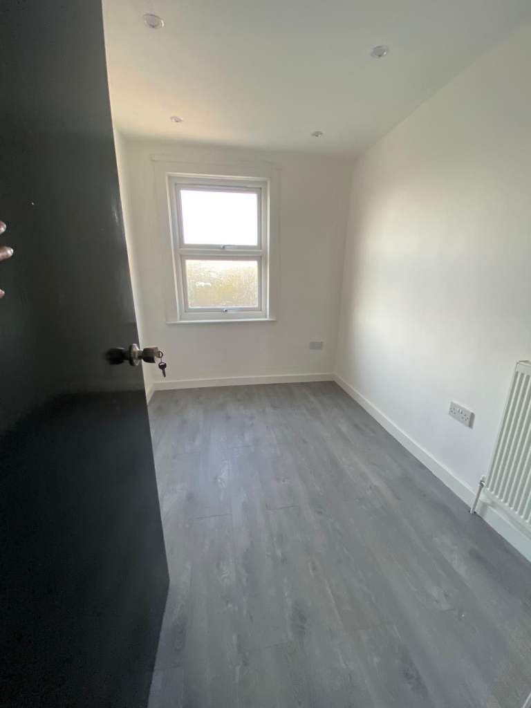 🏡 3-Bedroom House at New rd, Rainham RM13 8SL – Furnished, Refurbished & Great Transport Links! ✨