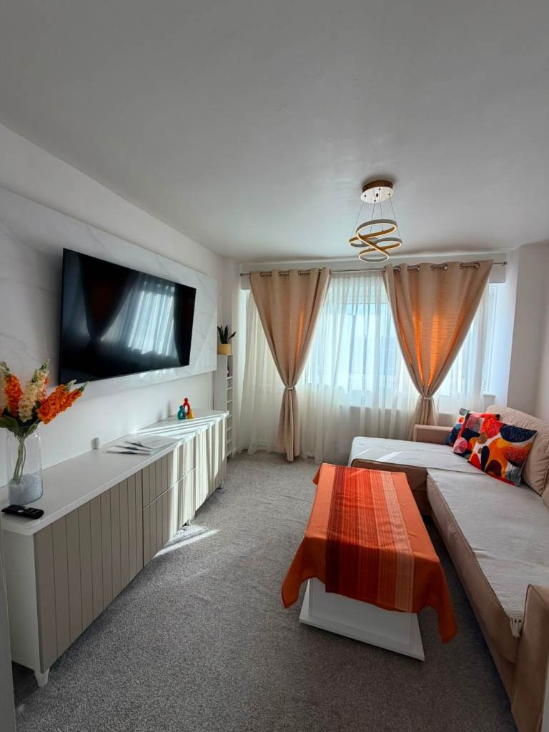1 Bed Flat Nearby Central London 1GB/Wi-Fi & Full Kitchen (W6 8PS)