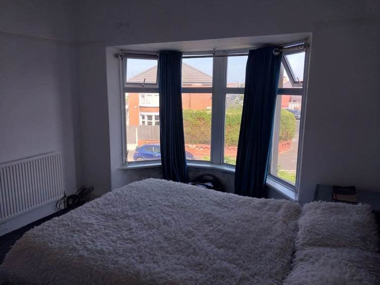 2 Double rooms are available in a 3-bed house at Keswick Rd, Blackpool FY1 5PA